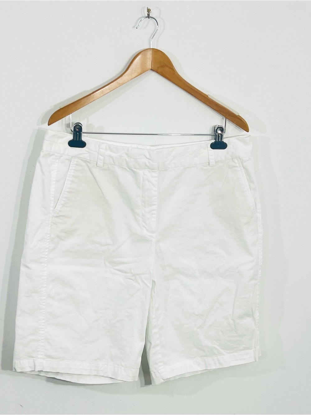 J. Jill White Chino Shorts Size 16 Mid Rise Stretch Pockets Twill Preppy Summer